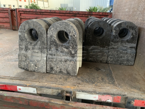 合金錘頭廠家：三招教你選擇破碎機(jī)的高鉻合金錘頭